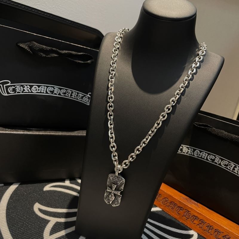 Ch*0me He**ts necklaces